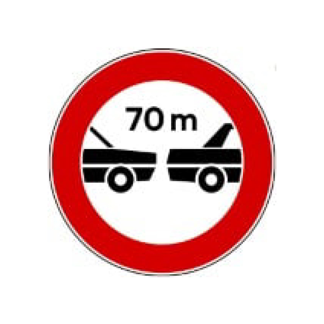 Red circle with two black cars facing each other and "70 m" written above to highlight the minimum following distance.